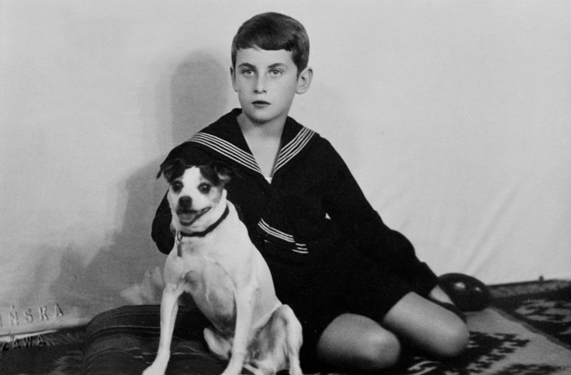 młody Baczyński z psem
