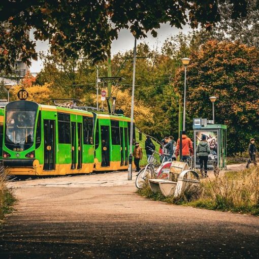 tramwaje na przystanku os. Tysiąclecia