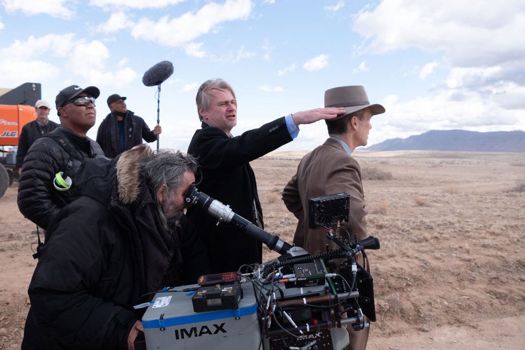 Christopher Nolan na planie z ekipą filmową