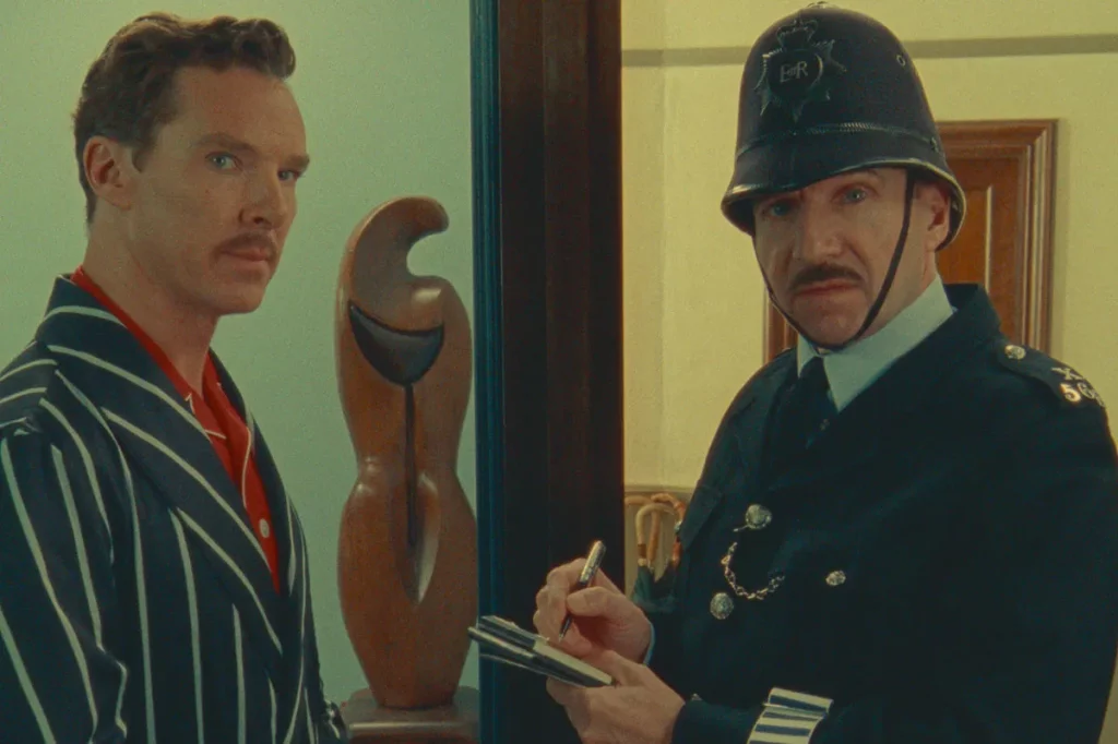 Benedict Cumberbatch i Ralph Fiennes w filmie „Zdumiewająca historia Henry'ego Sugara" - Wes Anderson.