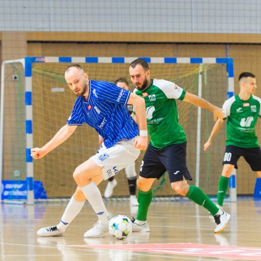Futsaliści Wiary Lecha oraz AZS UŚ Katowice w trakcie meczu