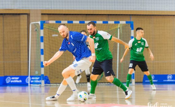 Futsaliści Wiary Lecha oraz AZS UŚ Katowice w trakcie meczu